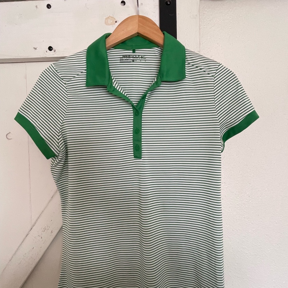 Nike White and Green Fitted Polo Shirt , like New!🍀🍀🍀